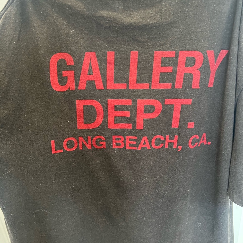 Gallery dept men’s size L